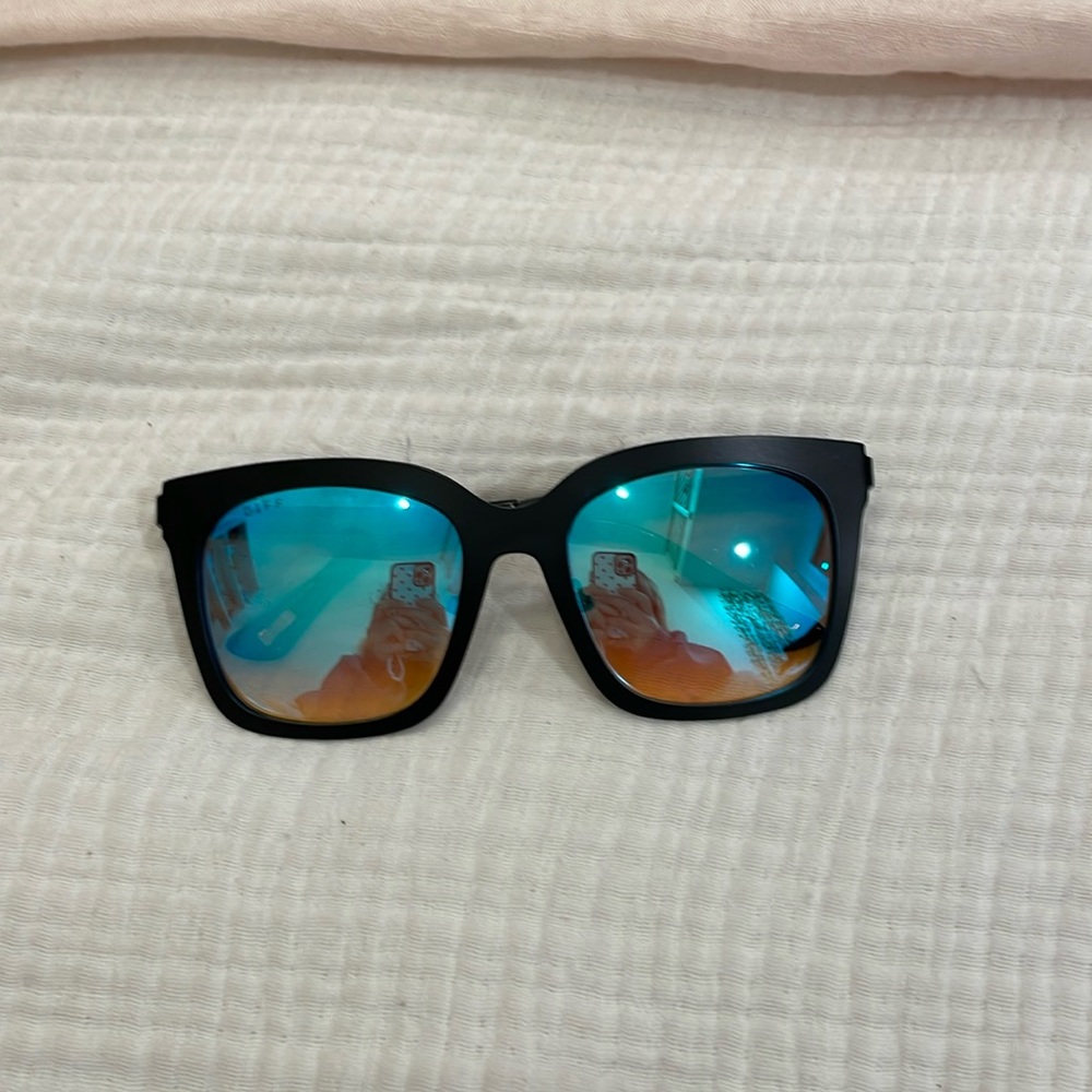 Diff Eyewear Bella Matte Black Sunglasses